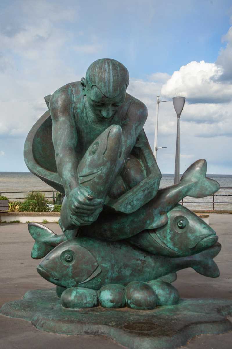 Deal, Kent, Public Art - Embracing the Sea (1998) by Jon Buck