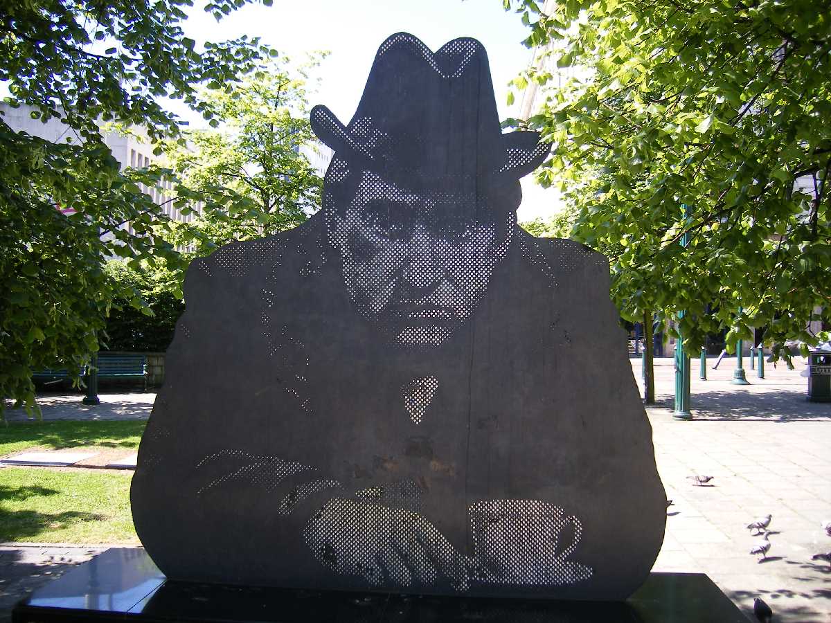 Tony Hancock memorial at Old Square - A Birmingham & West Midlands Gem!